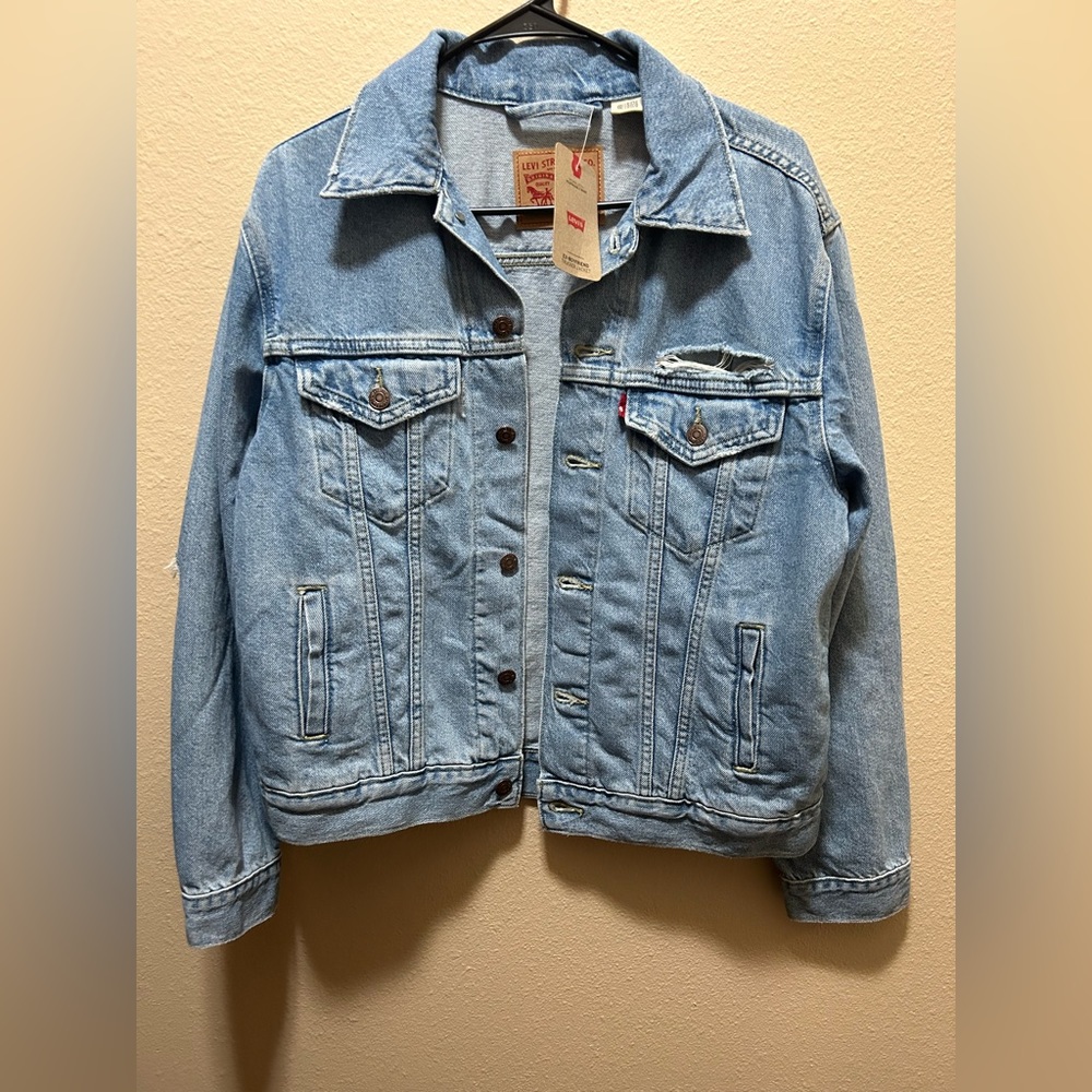 Levi’s ex-boyfriend trucker jacket